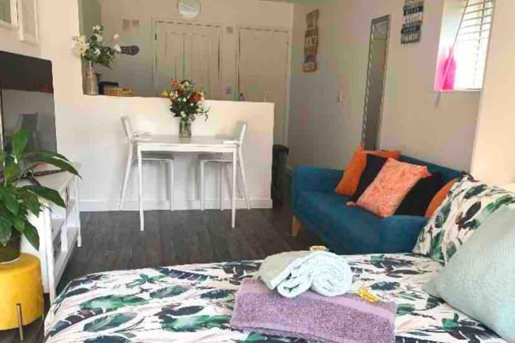 Bournemouth Nr Town Beach Train Coach Shops Lovely Entire Apartment Allows Quiet Good Dogs Екстер'єр фото