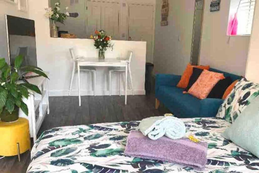 Bournemouth Nr Town Beach Train Coach Shops Lovely Entire Apartment Allows Quiet Good Dogs Екстер'єр фото
