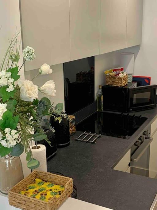 Bournemouth Nr Town Beach Train Coach Shops Lovely Entire Apartment Allows Quiet Good Dogs Екстер'єр фото